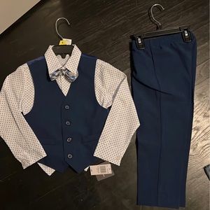 Brand new VAN HEUSEN size 4 suit set